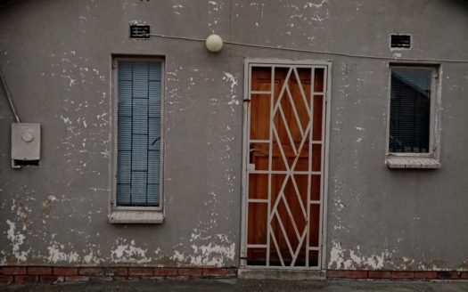 2 Bedroom House for Sale in Embalenhle